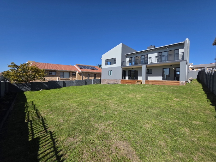 3 Bedroom Property for Sale in Wavecrest Eastern Cape